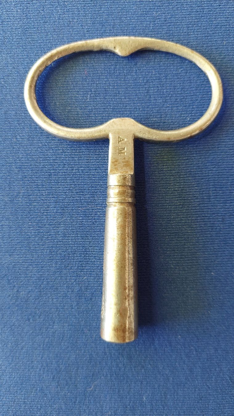 Chiavi: Clef ancienne pour remonter les pendules – Usato da Marsens venduto da jogocade 1