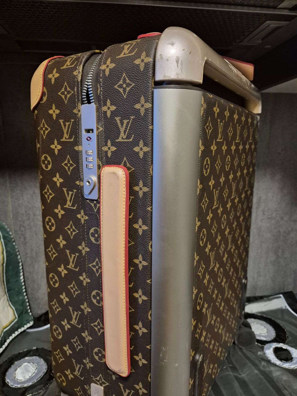 Louis Vuitton Valigie: Louis Vuitton cabine Horizon 55 – Difettoso da Essertes venduto da onezoneplay 3