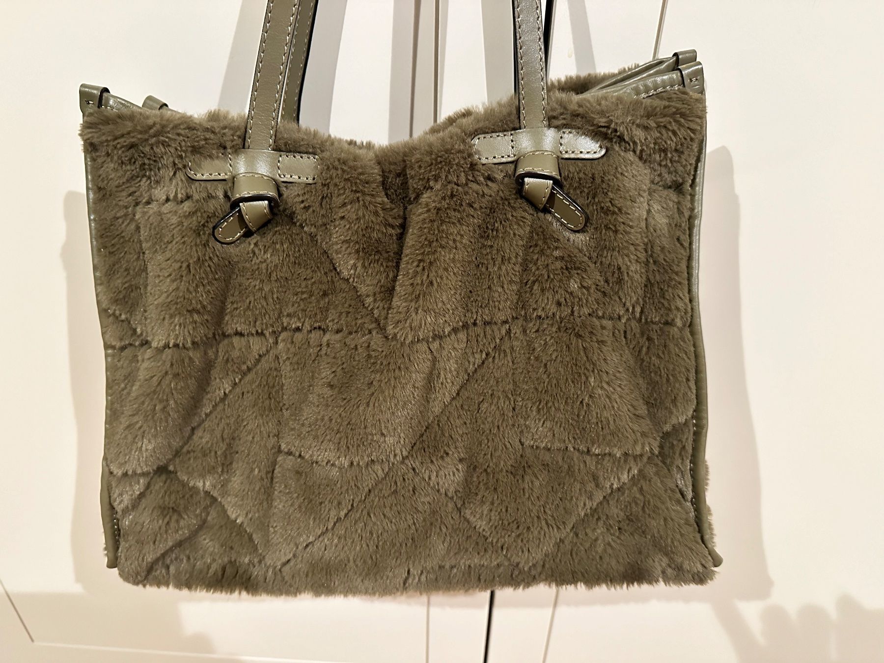 Gianni Chiarini Borse da donna: Eco Fur Shopper Gianni Chiarini – Nuovo (secondo la descrizione) da Zürich venduto da neuwo