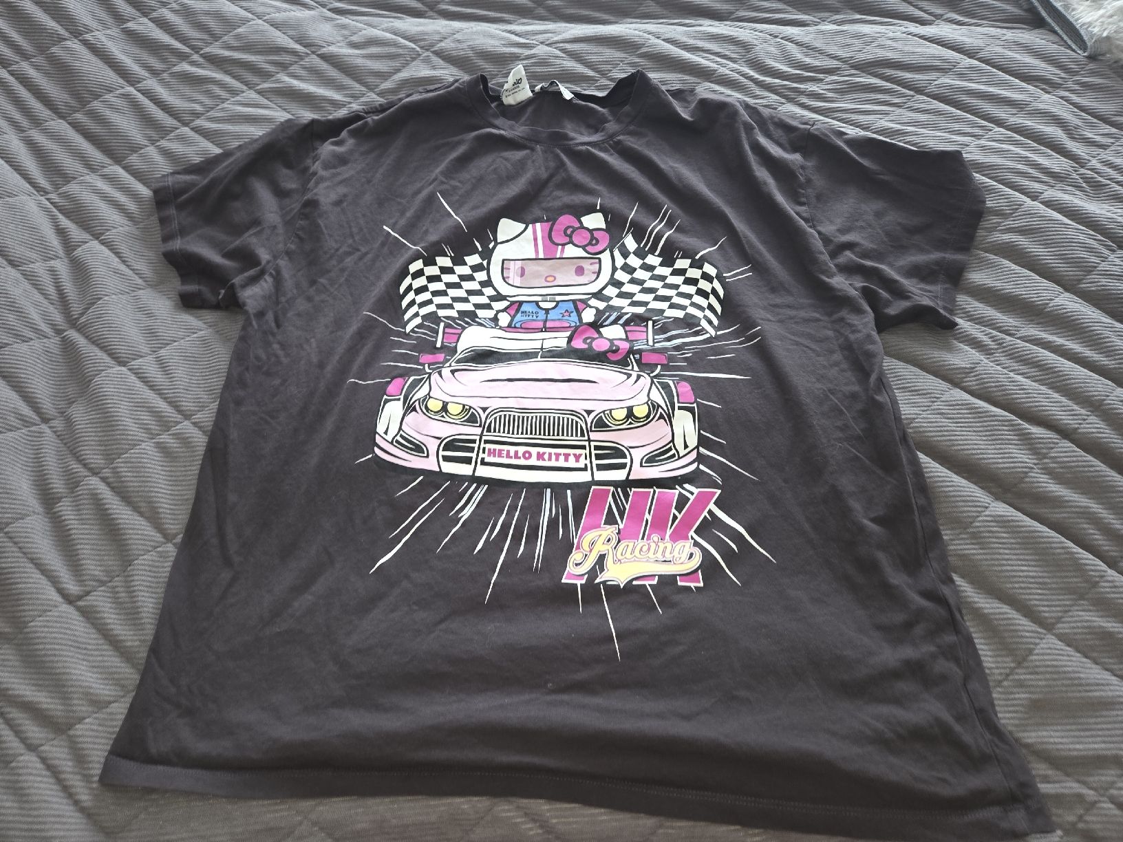 T-shirt: Hello Kitty Racing T-Shirt XXL – Usato da Utzenstorf venduto da Ernie_und_Bert