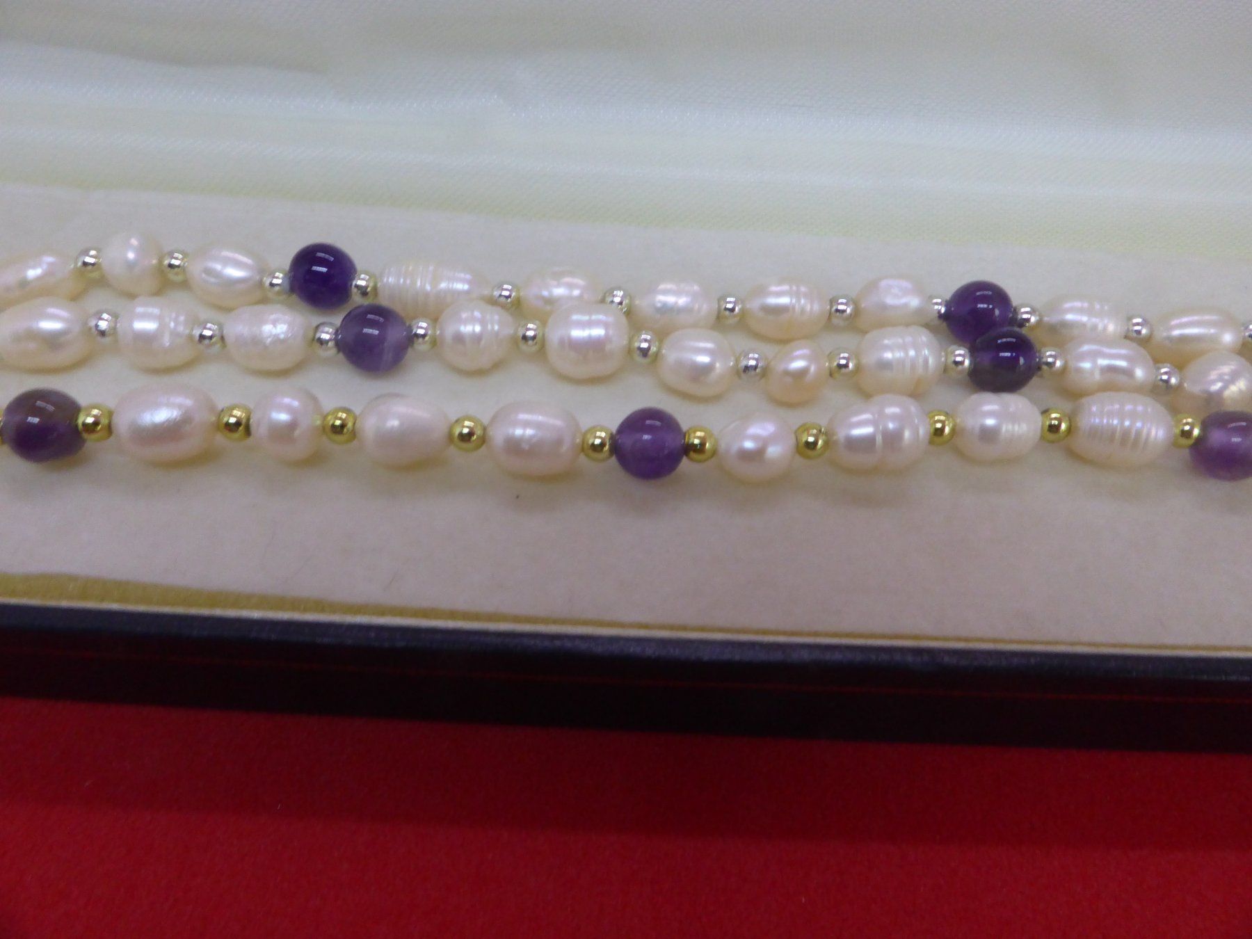 Altri gioielli: Collier et bracelet perles eau douce et boule améthyste – Usato da Porrentruy venduto da Tic-Time 2