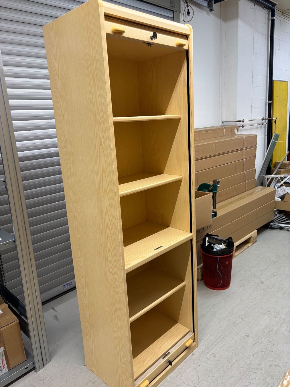 Armoires: Rolladenschrank Holz – D'occasion à Abtwil AG par Tinou10 1