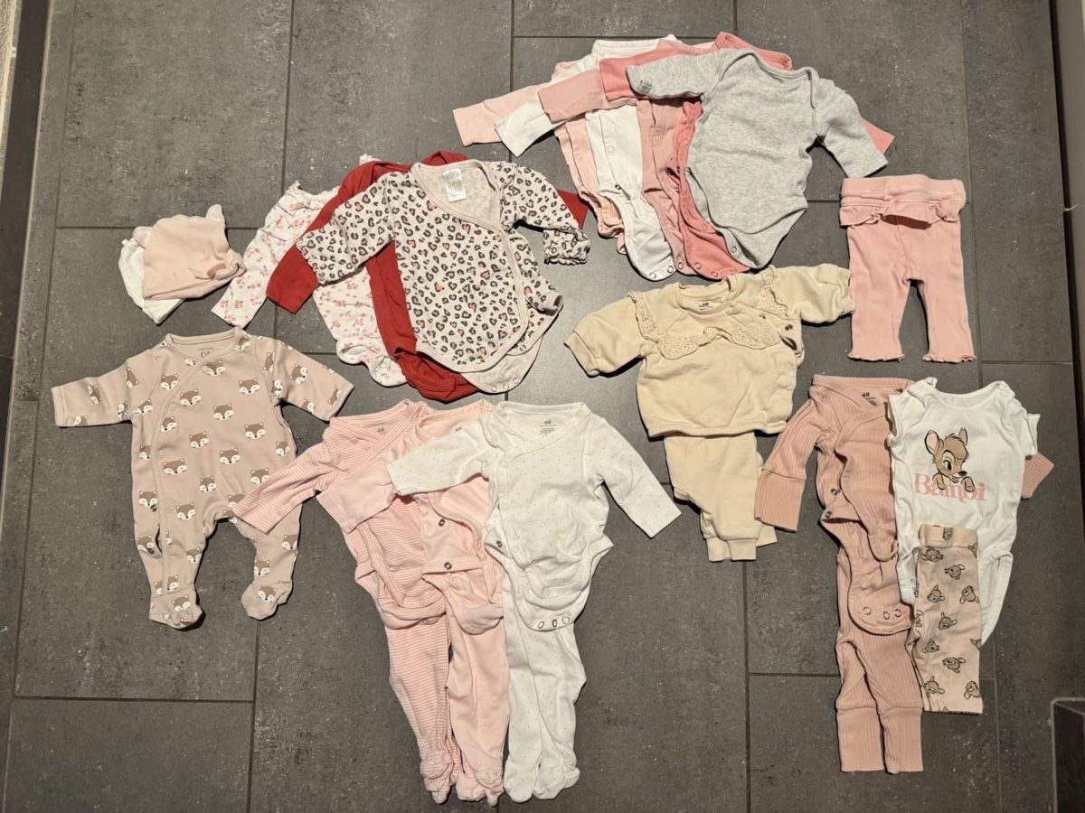 Ensembles coordonnés: Baby Kleider Grösse 50 – D'occasion à Niederrohrdorf par cyr_znc8 2