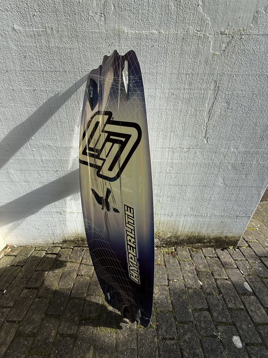 Tavole da surf e di nuoto: Wakeboard Hyperlite inkl. Bindung, gebraucht – Usato da Aarau venduto da Gregor.Quattro5000 5