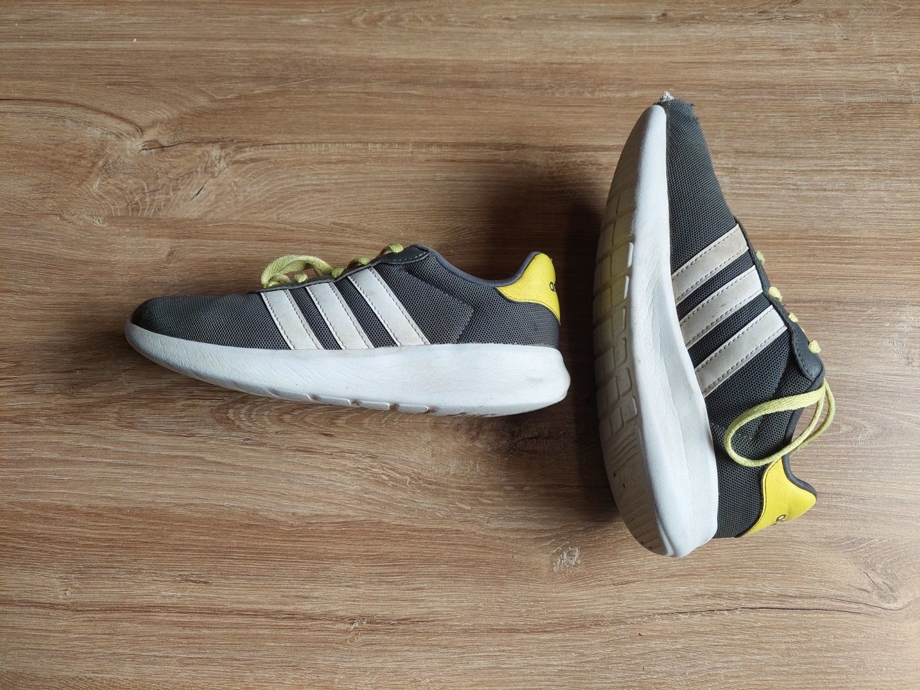Adidas Scarpe da uomo: Adidas Kinder Sneaker Gr.35 – Usato da Burgdorf venduto da W31S