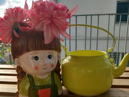 Bujou:Pflanzen od. Blumen Topf mit gelber Kanne  Vintage