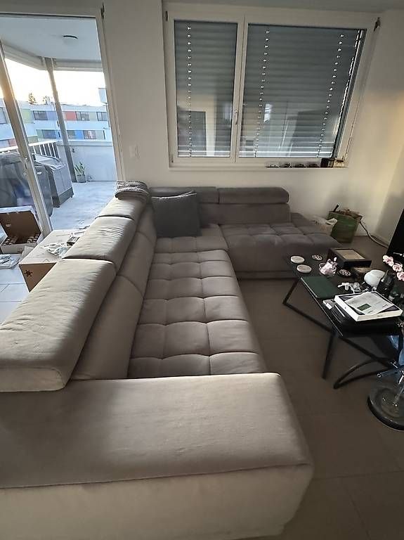Divani: Wohnlandschaft Solero / grosses Ecksofa grau – Usato da Schwerzenbach venduto da Berkeoek 1