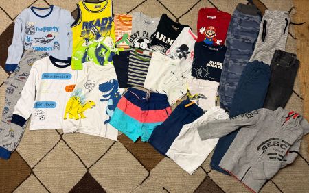Grosses Kleiderpaket Grösse 110/116 (5-6 Jahren)