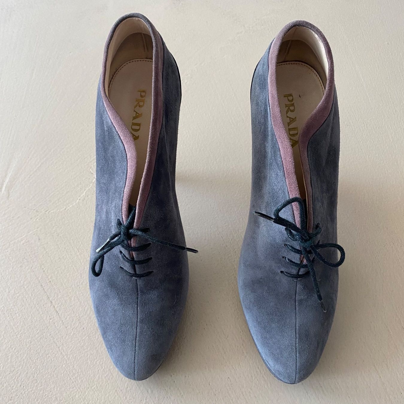 Prada Scarpe da donna: PRADA Velours Leder Stiefeletten – Usato da Zürich venduto da ClosetQueen 3