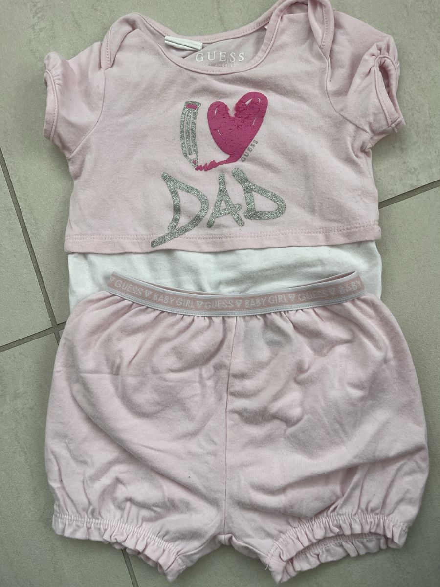 Guess Lotti & Set di vestiti: Guess Baby Set gr. 6-9 M – Usato da Oftringen venduto da Makeq 2