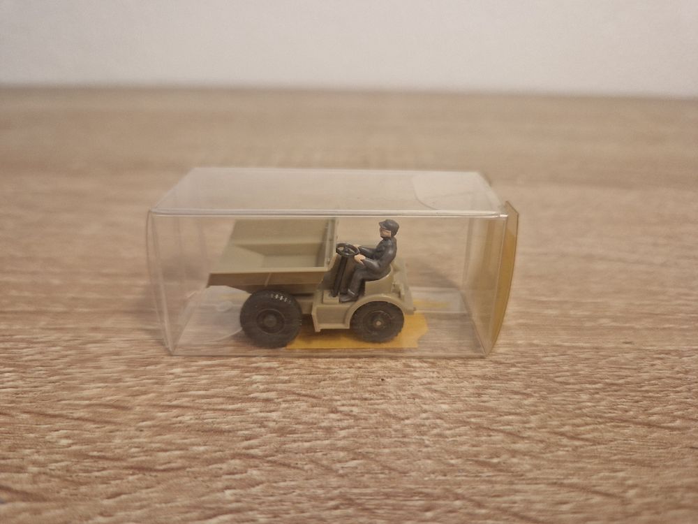 Wiking Modellautos: Wiking 10657 Auto Schütter H0 OVP NEU – Neu und originalverpackt aus St-Aubin-Sauges von tantome