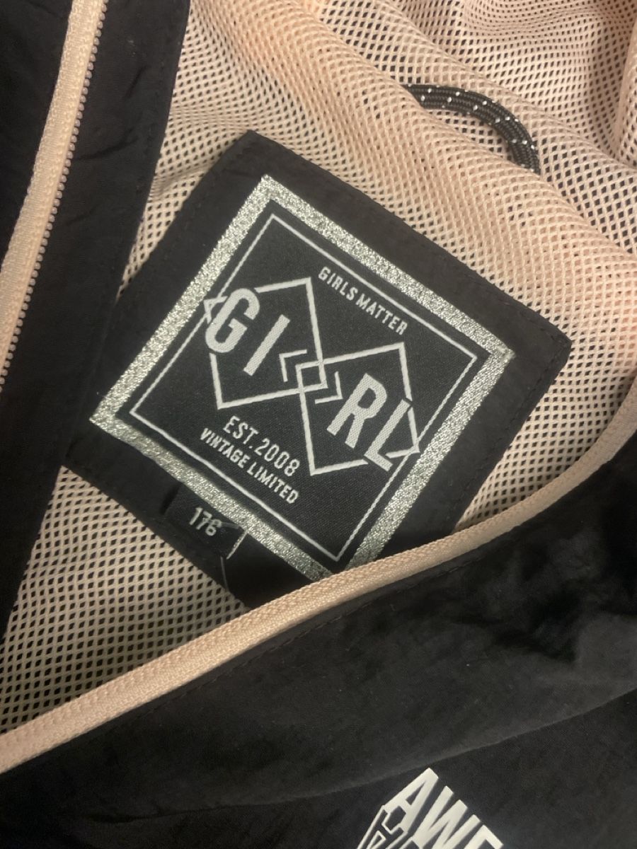 C&A Giacche & Cappotti: Schwarze C&A Windjacke Mädchen Gr. 176 "Awesome" – Nuovo (secondo la descrizione) da Obergerlafingen venduto da cabo4 1