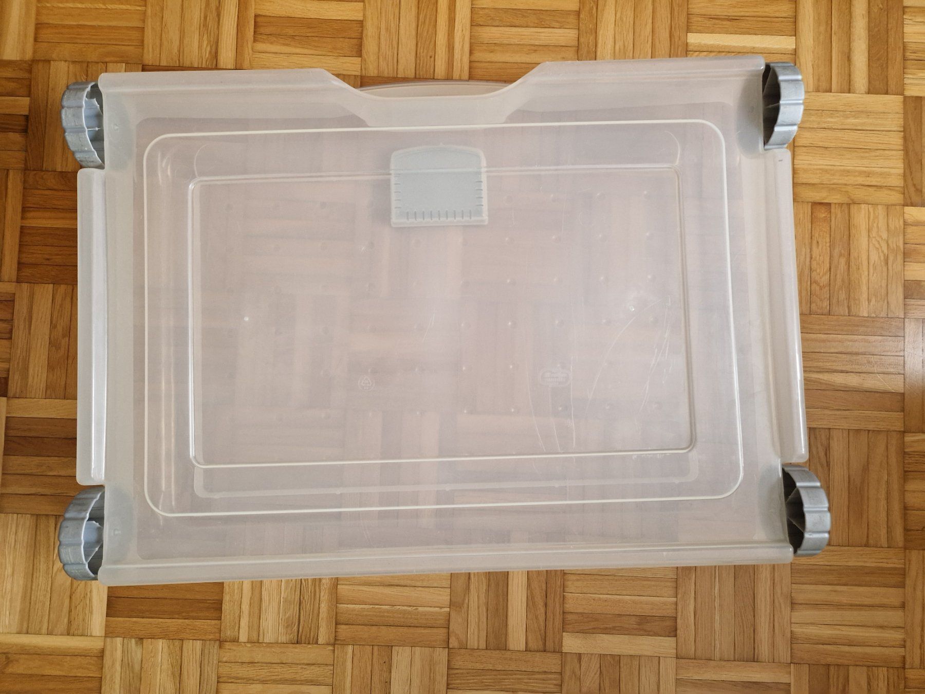 Rotho Contenitori & Simili: Unterbettbox mit Rollen von Rotho – Usato da Ursenbach venduto da Trasse 3