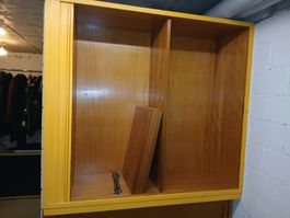 Gut erhaltener, orange angemalt Schiebetürschrank , Top!