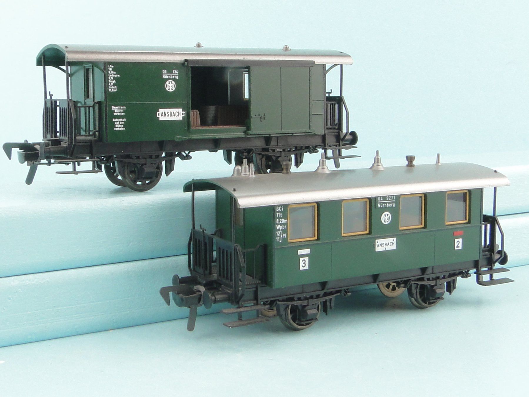 Fleischmann Modelleisenbahnen: Fleischmann 2 X Länderbahn  Wagen / Nürnberg – Gebraucht aus Bülach von cann11 1