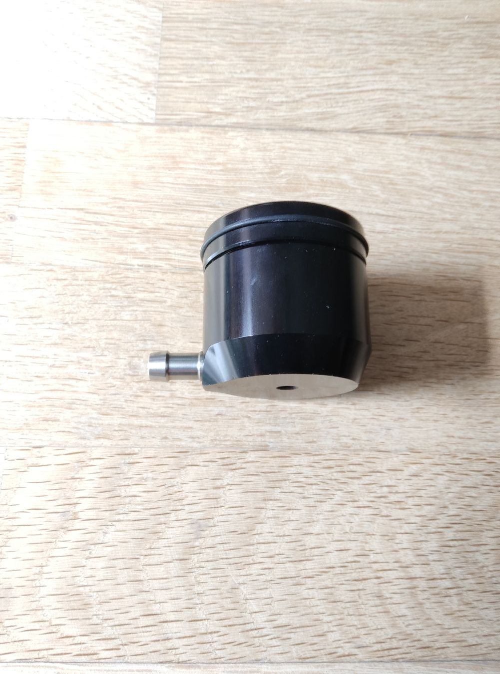 Rizoma Tutti i ricambio per moto: Bremsflüssigkeits- Behälter RIZOMA PISTON – Nuovo (secondo la descrizione) da Zürich venduto da mes_mg9k 4