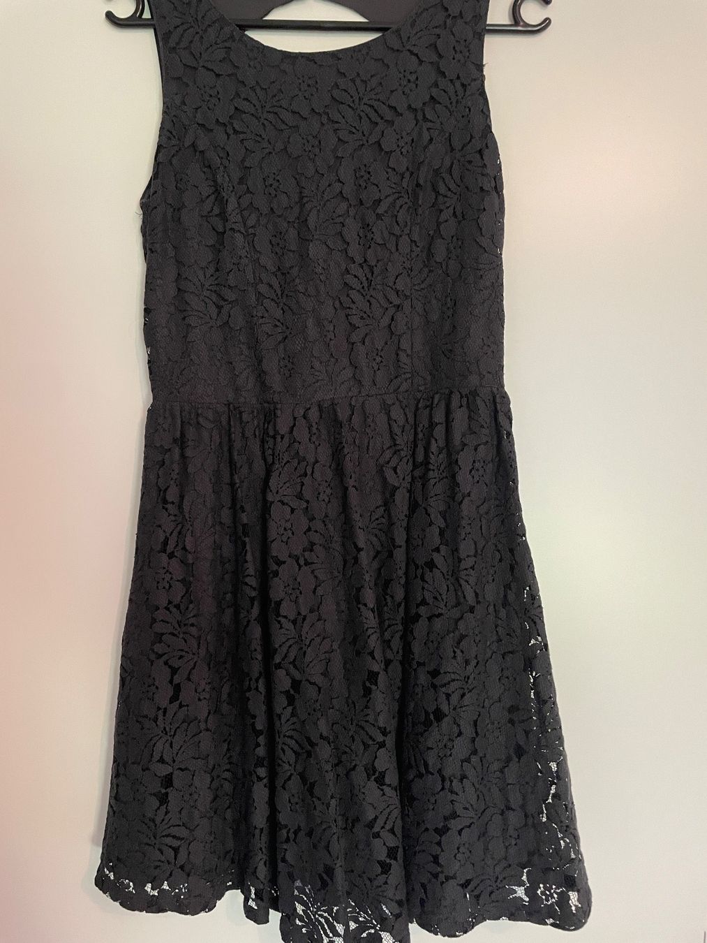 Only Kleider: Kleid Only schwarz ärmellos Gr. 36 – Gebraucht aus Schmitten FR von ancaob