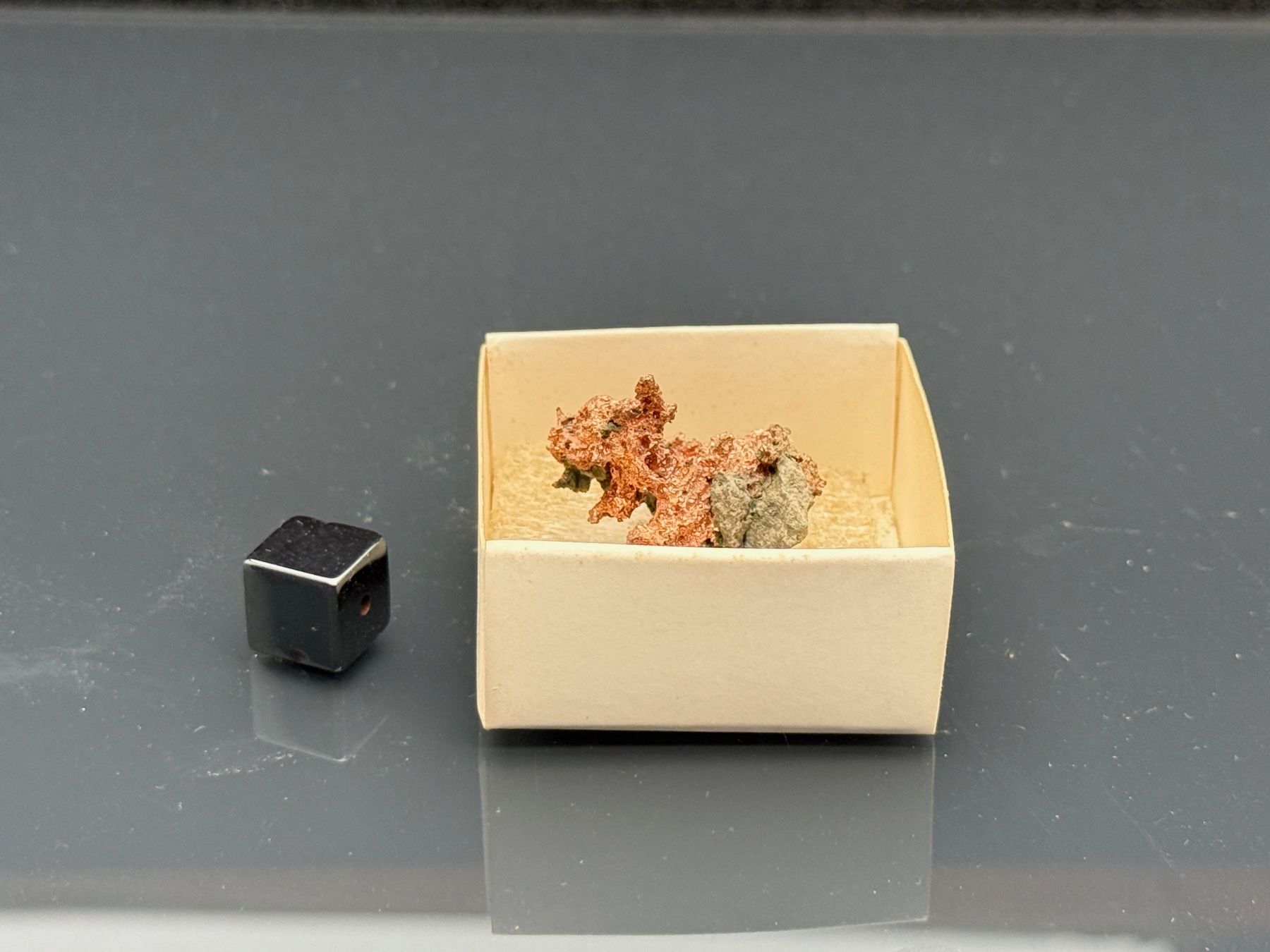 Mineralien & Heilsteine: Native Copper Caledonia - Mineral – Gebraucht aus Vésenaz von RMShop 3