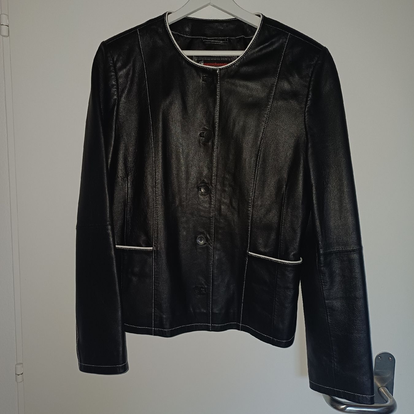 Jacken: Elegant Neuenschwander Leather Jacket, Size M – Neu (gemäss Beschreibung) aus Thun von arm_87kr
