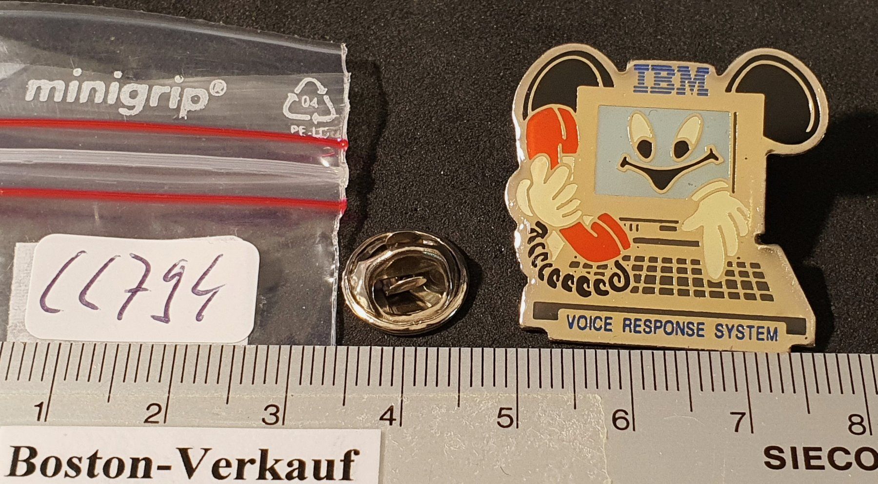 IBM Placchette & Badge: CC794 - Pin PC Telefon IBM Voice Response System – Usato da Reinach BL venduto da Boston-Verkauf 1