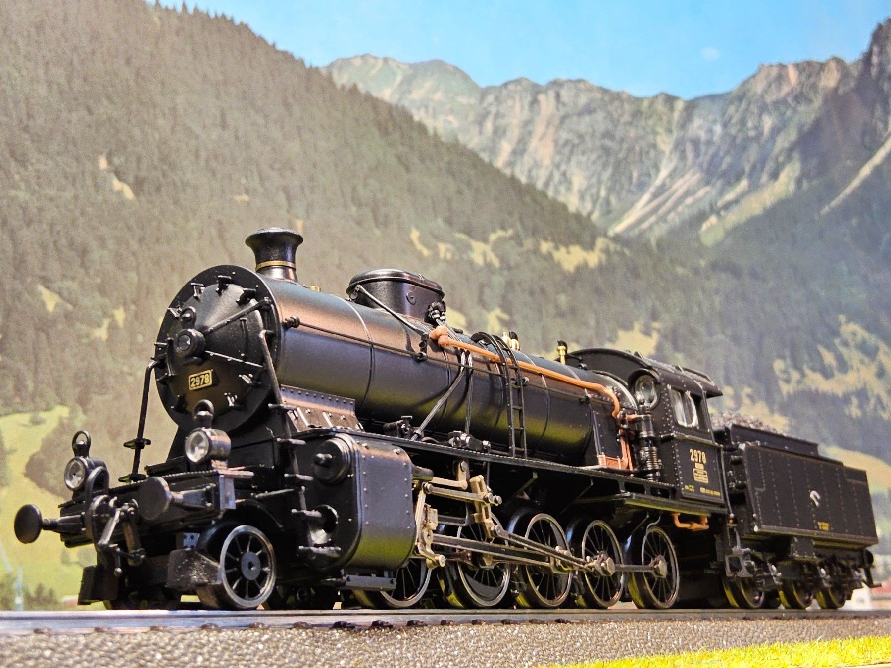 roco-43872-sbb-dampflokomotive-c-5-6-2978-elefant-ac-h0-gebraucht