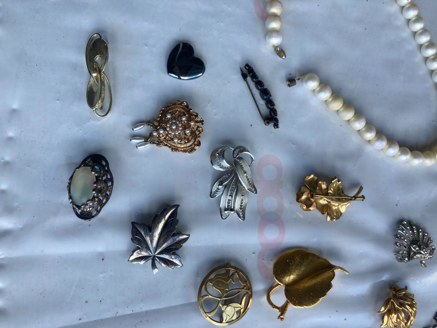 Spille & Fermagli: Broschen Ketten Schmuck – Usato da Lauperswil venduto da Nep1 1