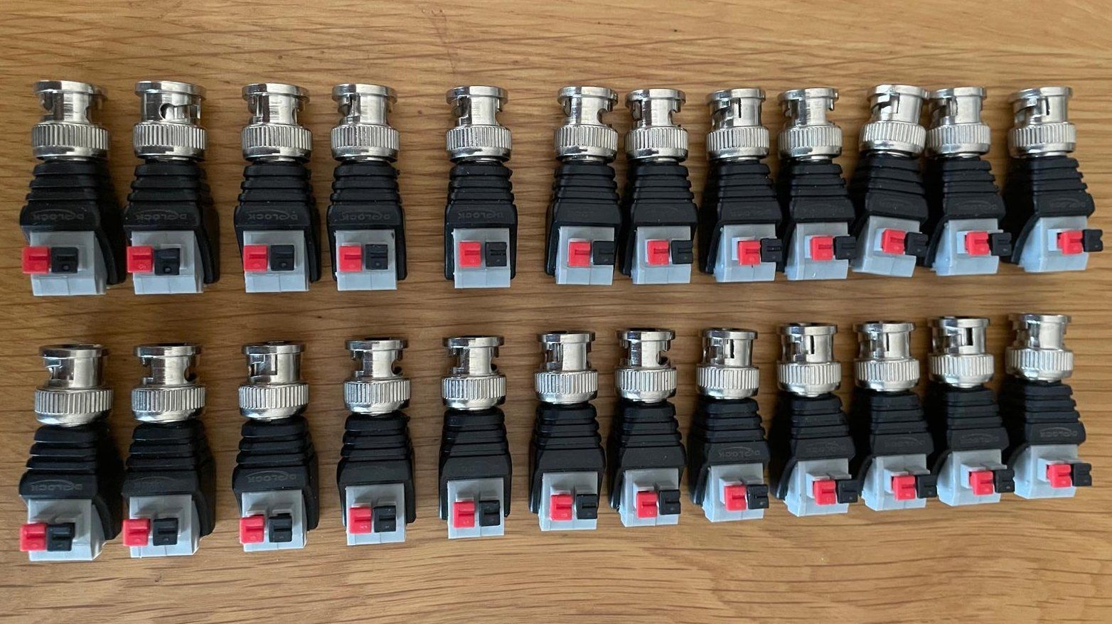 Laufwerke & Adapter: BNC-Adapter  "BNC zu Terminalblock" DELOCK 65525 – Neu (gemäss Beschreibung) aus Schaffhausen von Jove1