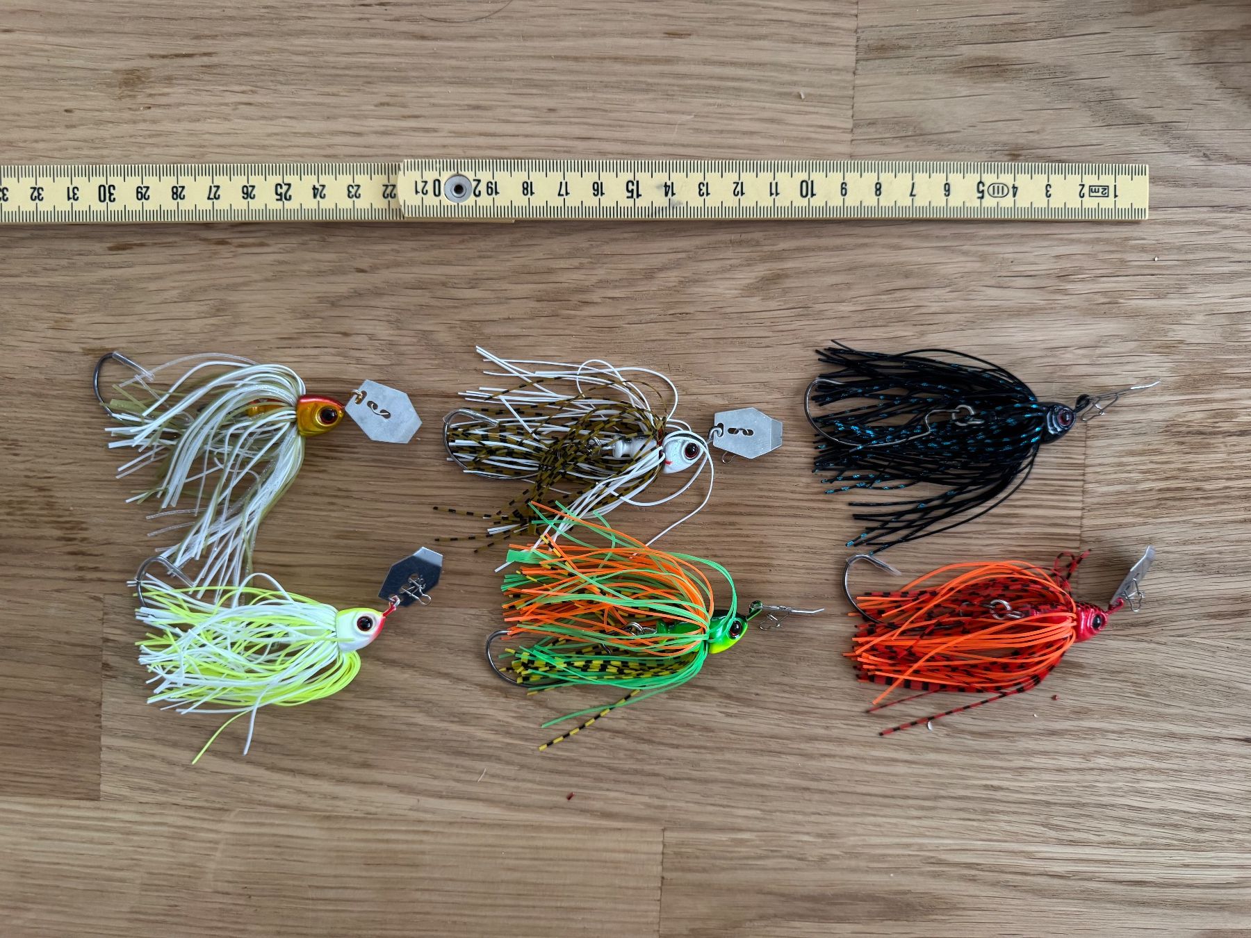 Esche: Chatterbaits mit Offset-Haken – Usato da Wattwil venduto da Furmeli