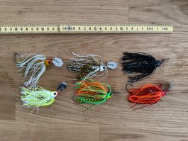 Chatterbaits mit Offset-Haken