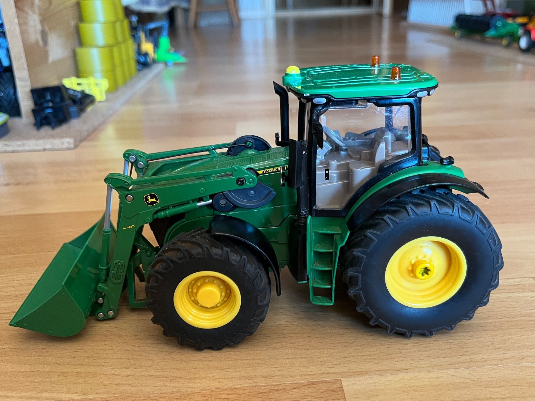 John Deere Tracteurs: Siku Control John Deere 7R mit Frontlader – Neuf (Voir description) à Montricher par Xenia111 5