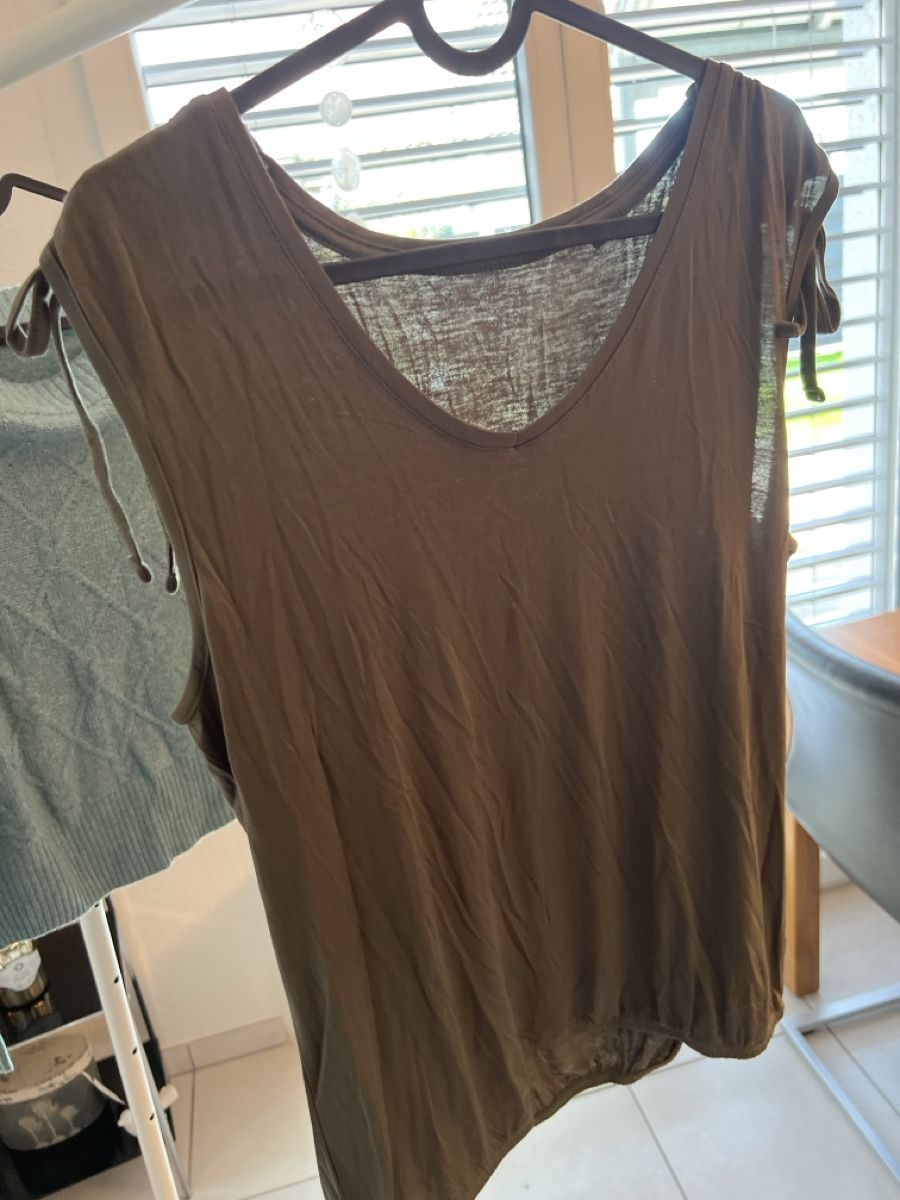 Lotti di vestiti: Sommerliche Kleider: Hosen, Pullover & Tops - Grösse M/38 - – Usato da Kappelen venduto da Chanel1991 4