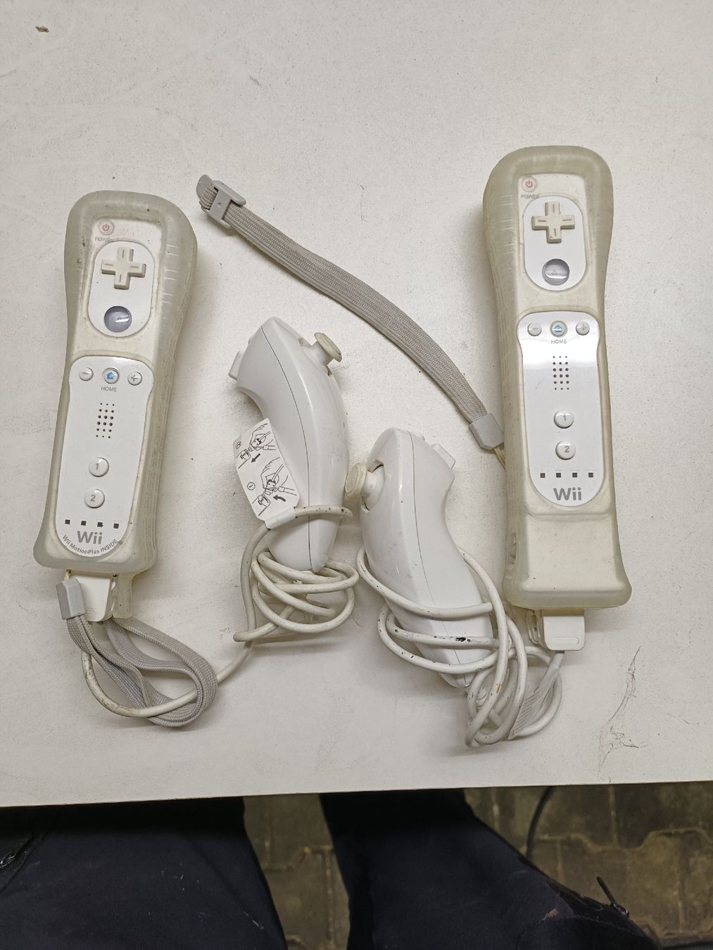 Nintendo Konsolen: Nintendo Wii Konsole mit 2 Controller & Monster Hunter 3! – Gebraucht aus Hendschiken von Bilrog 1