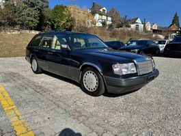 Top gepflegter Klassiker Mercedes Benz 300 TE 124 Benziner