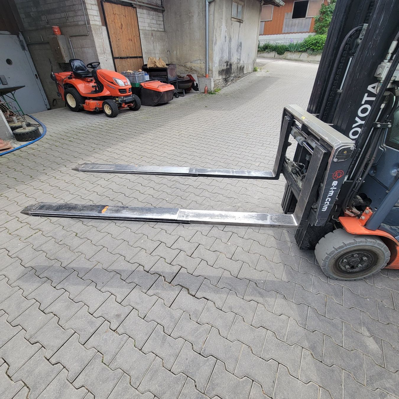 Toyota Carrelli elevatori e a forche: Elektro-Stapler – Usato da Ettingen venduto da zimmi07 2