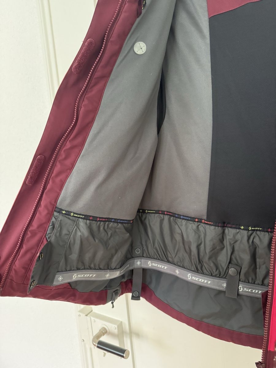 Scott Jacken: Scott Damen Skijacke – Gebraucht aus St. Gallen von BiancaL11 5
