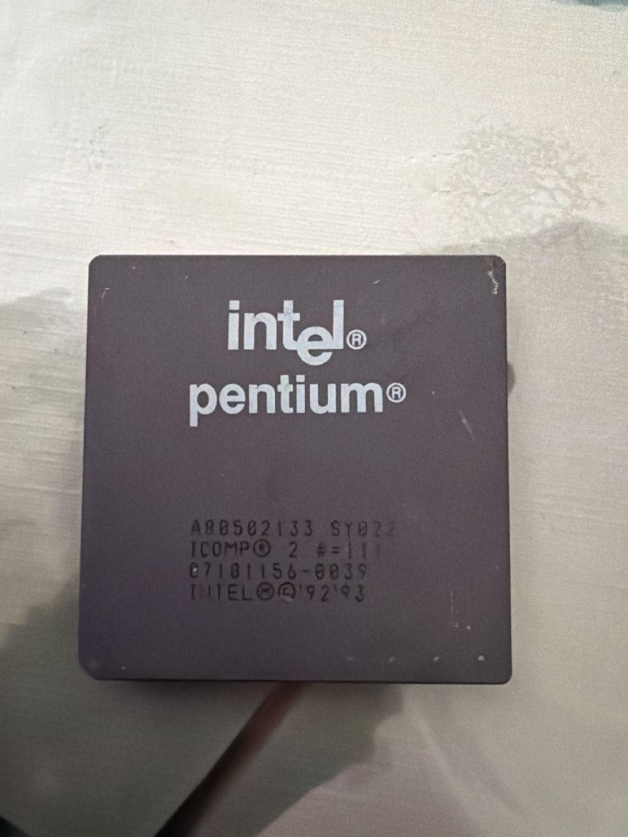Intel Componenti elettronici: Intel Pentium 133 – Difettoso da Martigny venduto da capri2800