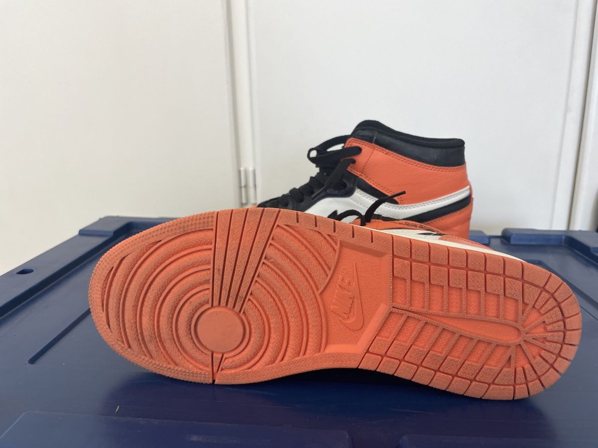 Jordan Scarpe per ragazzi: Air Jordan - Taglia 39 - Arancioni – Usato da Cagiallo venduto da Misschiacci- 1