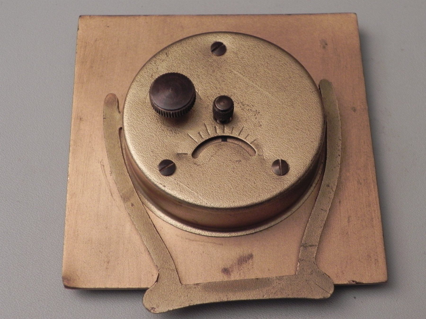 Sveglie: Vintage Tischuhr - nicht Tischwecker - mit Emaille? – Usato da Minusio venduto da Lory64 5