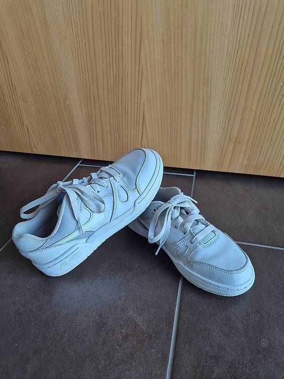 Scarpe da uomo: Nike Sneaker Full Force – Usato da Sörenberg venduto da scr2701