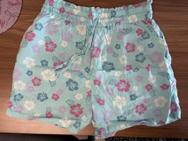 Kurze Hosen Blumenmuster Grösse 34 guter Zustand