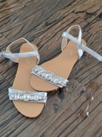 Silberne Sandalen mit Strasssteinen, Gr.37