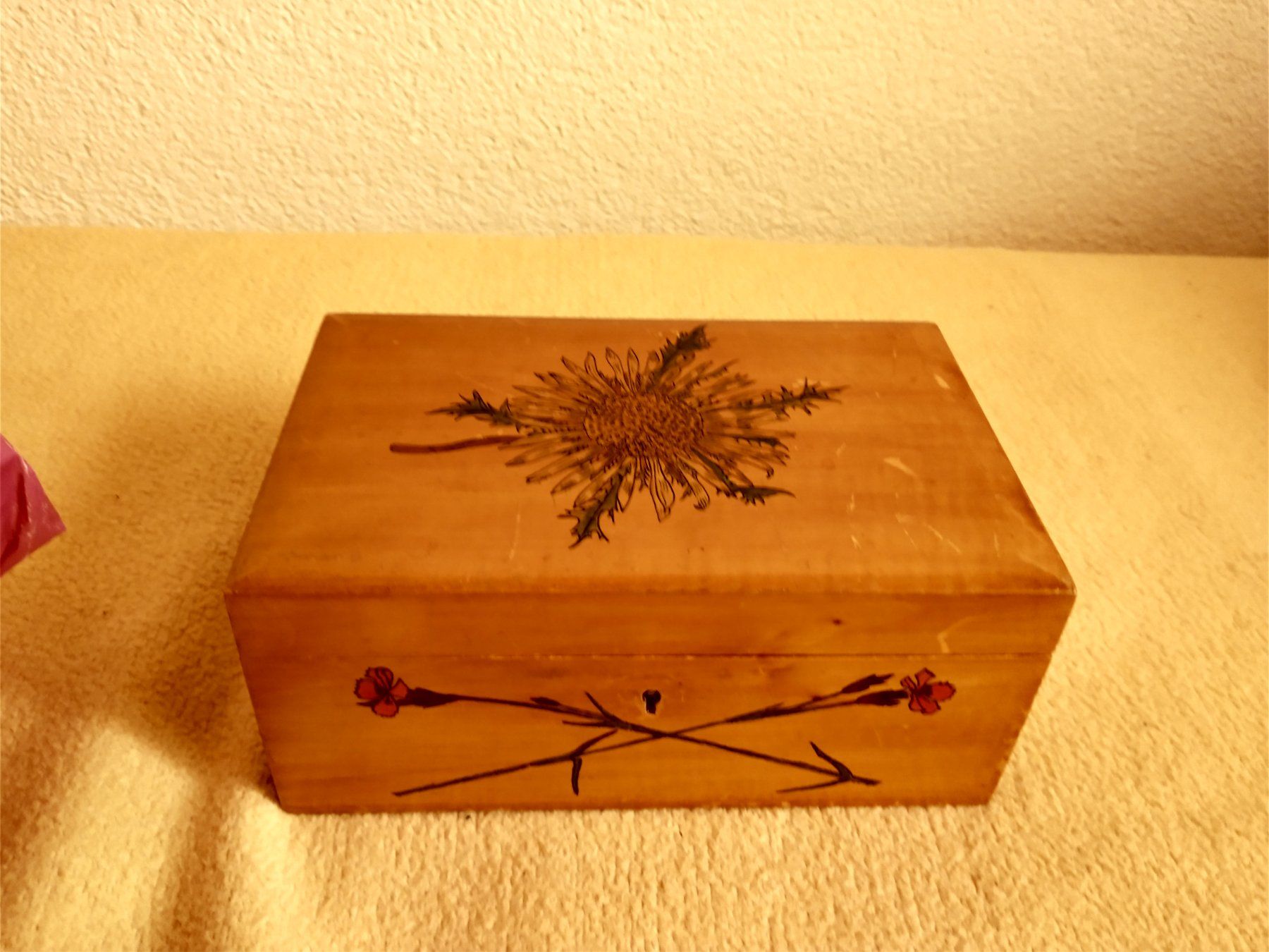 Dosen: Alte Holzschatulle, bemalte Blumen, Vintage – Gebraucht aus Löhningen von Chimae67 8