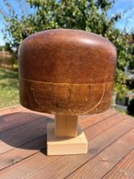 Antike Hutform aus Holz, 56, für Modisten / Hutmacher / Deko