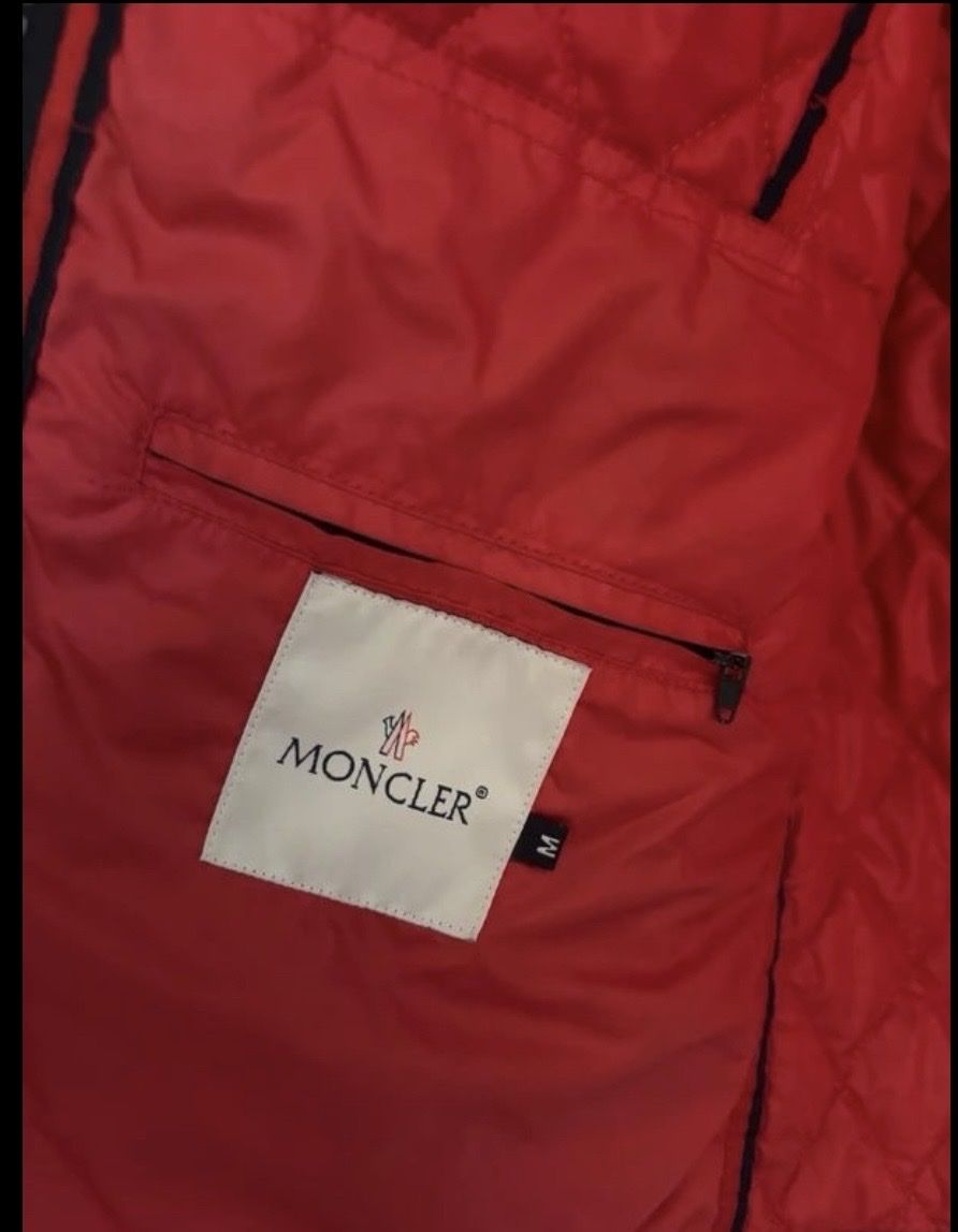 Moncler Jacken: Moncler Jacke – Gebraucht aus Grabs von living-glow 2