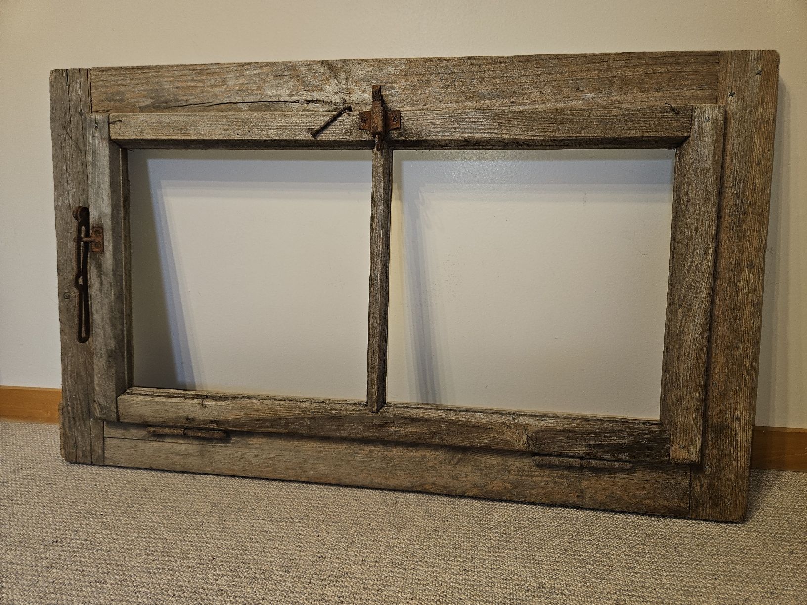 Fenster: Altes Stallfenster mit Riegel Holzrahmen – Gebraucht aus Rheineck von Eulalia40
