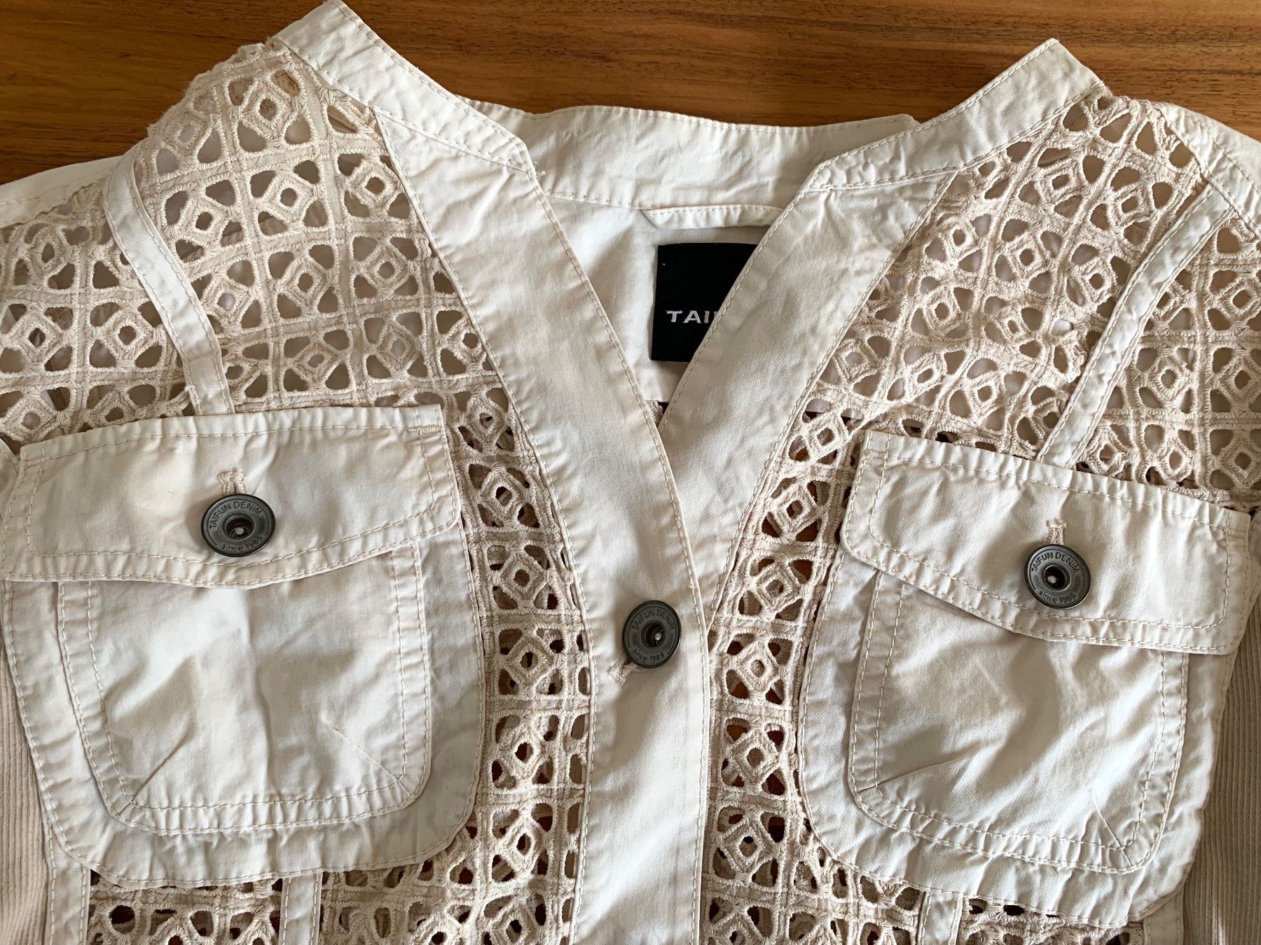 Taifun Giacche: TAIFUN super Sommerjacke beige Gr. 40 – Usato da Meiringen venduto da Jackwashere 2