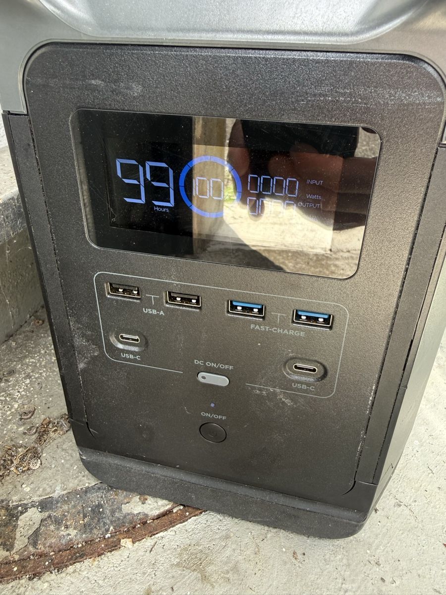Ecoflow Dispositivi a energia solare: EcoFlow DELTA Tragbare Powerstation EF3 Pro 1260Wh 50.4V – Usato da Wohlen AG venduto da juerg.w