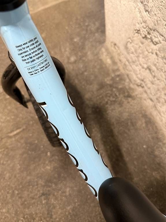 Fahrzeuge für Kinder: Laufrad Banana – Gebraucht aus Zürich von Soschi-25 3
