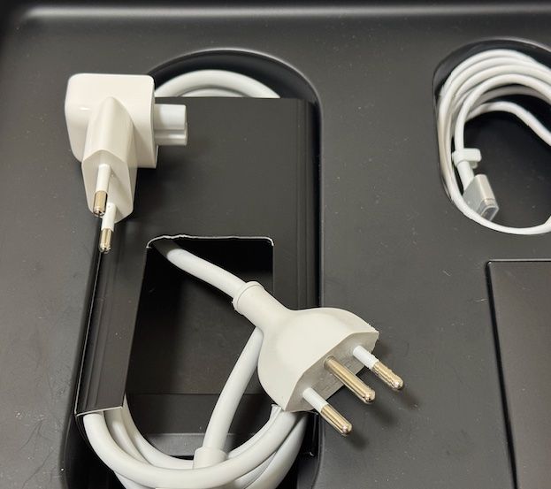 Apple Notebook: MacBook Pro (Retina, 15-inch, Mid 2015) – Difettoso da Geneve venduto da MartyGeneve 2