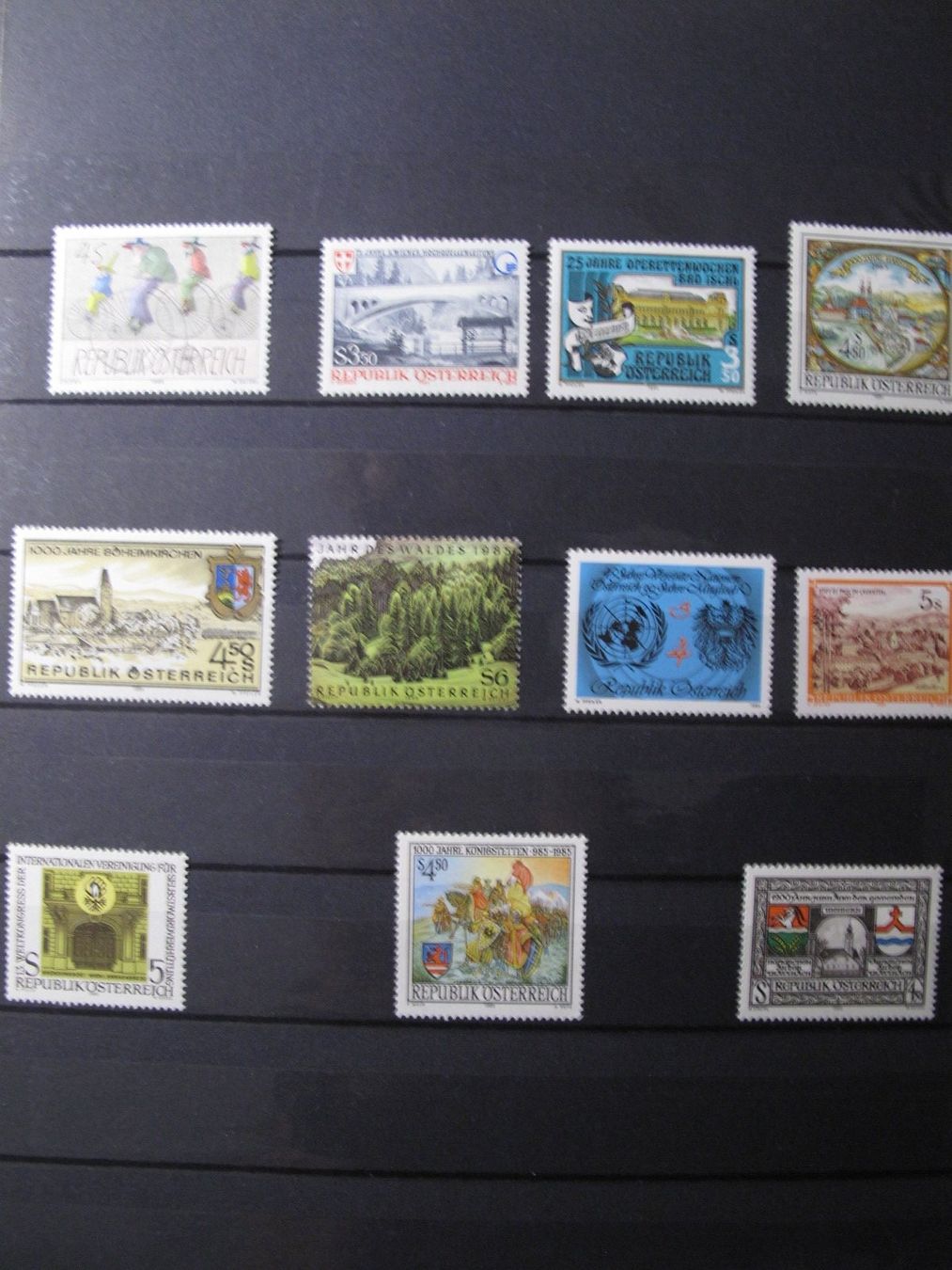 Tutti i francobolli: Oesterreich 1985 Postfrisch 34 Marken ** – Usato da Wil SG venduto da fva01 1